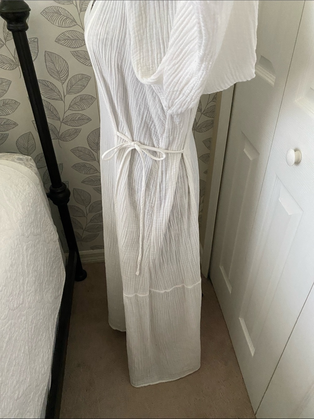 Universal Thread cotton gauze balloon long sleeve Midi A-Line Dress in white - Picture 4 of 9